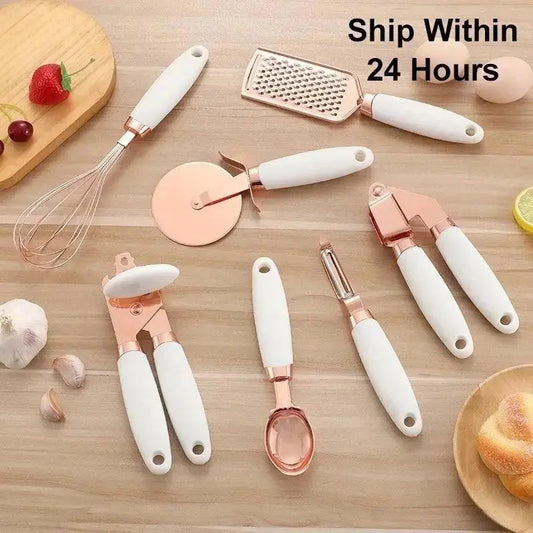 The Kitchen Galore Store - 4-7PCS Rose Gold Garlic Press Pizza Cutter KitchenGadget Set Can Opener Potato Cooking High-EndKitchenware Kitchen AccessoriesDescription:Name: Rose Gold Kitchen Tool SetMaterial:Stainless steelWeight: about 1KGSize: see the pic